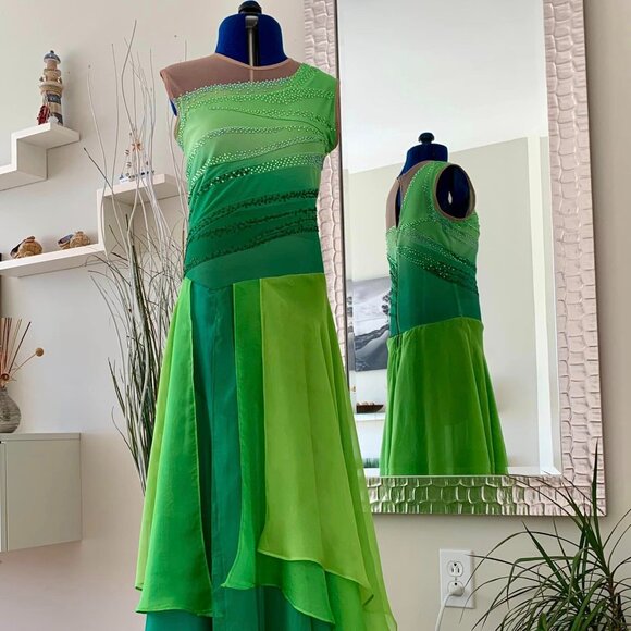 Green shadow dance dress - Picture 1 of 7